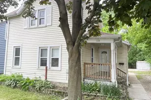 133 W 16th Ave, Oshkosh, WI 54902 - Photo 1