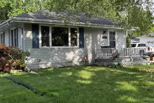 807 Chester Pl, Fond du Lac, WI 54935 - Photo 1