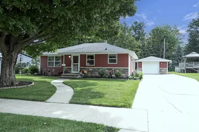 2320 S Greenview Street, Appleton, WI 54915 - Photo 1