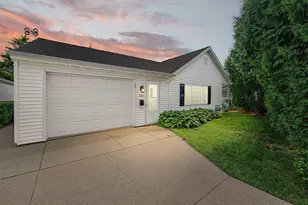 342 E Scott St, Fond du Lac, WI 54935 - Photo 1