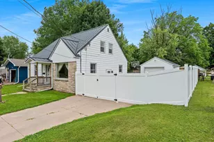 504 W 1st St, Shawano, WI 54166 - Photo 1