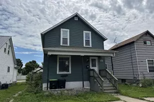 1109 17th Ave, Menominee, MI 49858 - Photo 1