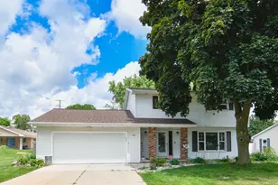 507 Sunrise Ln, Green Bay, WI 54301 - Photo 1