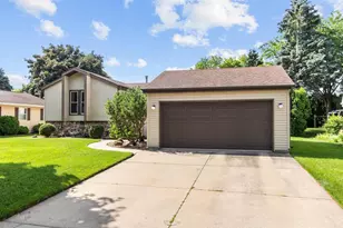 1145 W 19th Ave, Oshkosh, WI 54902 - Photo 1