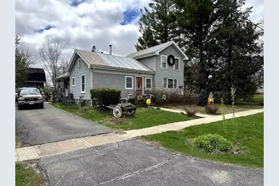 524 E Larrabee Street, Omro, WI 54963 - Photo 1