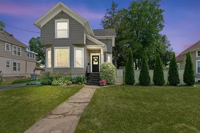 917 E Irving Avenue, Oshkosh, WI 54901 - Photo 1
