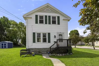 51 W 10th Avenue, Oshkosh, WI 54902 - Photo 1