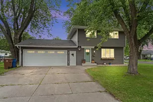 1001 Fieldcrest Dr, Menasha, WI 54952 - Photo 1