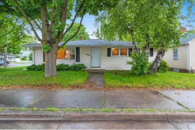 1467 E Mason Street, Green Bay, WI 54301 - Photo 1