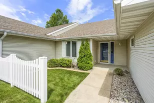 245 Lake Pointe Dr, Oshkosh, WI 54904 - Photo 1