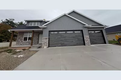 3076 Gilbert Drive, Green Bay, WI 54311 - Photo 1