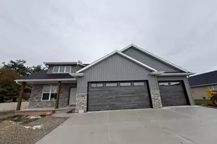 3076 Gilbert Dr, Green Bay, WI 54311 - Photo 1