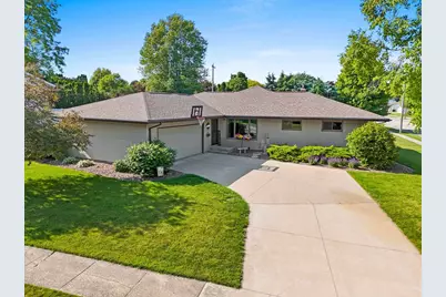 264 Grand Avenue, Brillion, WI 54110 - Photo 1