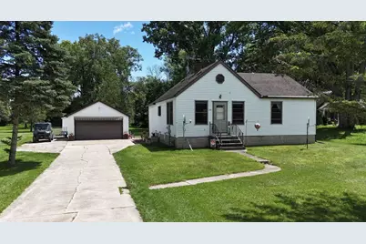 936 Lakeview Drive, Green Bay, WI 54313 - Photo 1