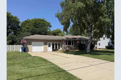 151 S Oakwood Road, Oshkosh, WI 54904 - Photo 1