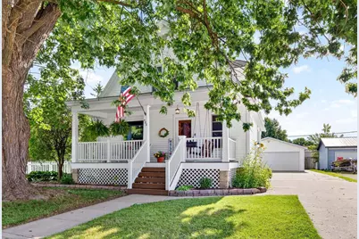580 Chestnut Street, Neenah, WI 54956 - Photo 1