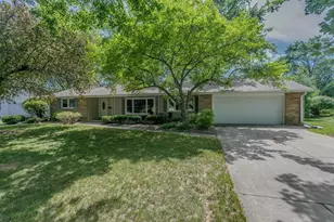 160 Hilltop Dr, Green Bay, WI 54301 - Photo 1