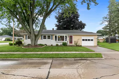 401 W 15th Street, Kaukauna, WI 54915 - Photo 1