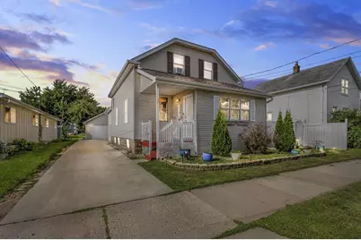 738 W 5th Avenue, Oshkosh, WI 54902 - Photo 1