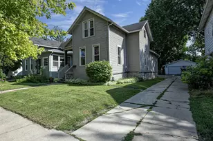 1119 Waugoo Ave, Oshkosh, WI 54901 - Photo 1
