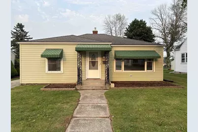 1413 N 6th Street, Manitowoc, WI 54220 - Photo 1