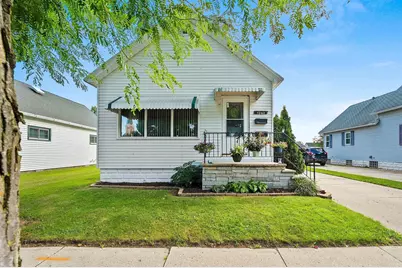 1362 Elm Street, Green Bay, WI 54302 - Photo 1