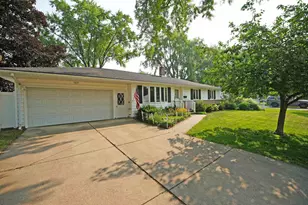 621 Craig Ave, Green Bay, WI 54301 - Photo 1