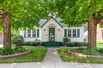 164 W 22nd Avenue, Oshkosh, WI 54902 - Photo 1