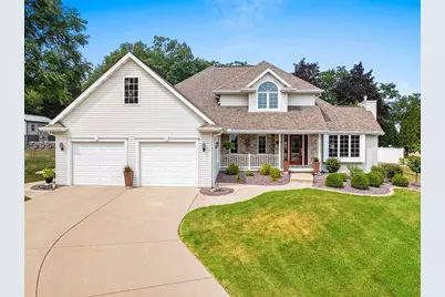 1136 Chapel Hill Circle, Green Bay, WI 54313 - Photo 1