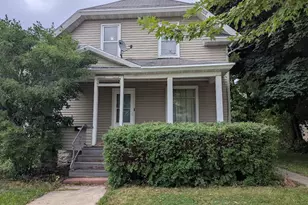 1222 N Main St, Oshkosh, WI 54901 - Photo 1