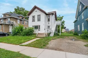 24 W 10th Ave, Oshkosh, WI 54902 - Photo 1