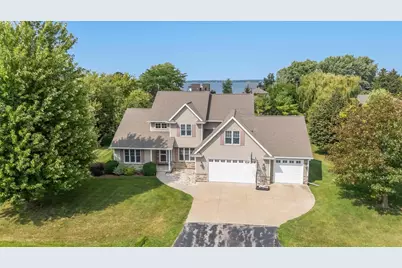 4450 Ravine Way, Oshkosh, WI 54904 - Photo 1