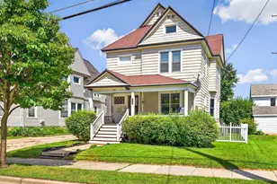 526 Washington Ave, Oshkosh, WI 54901 - Photo 1