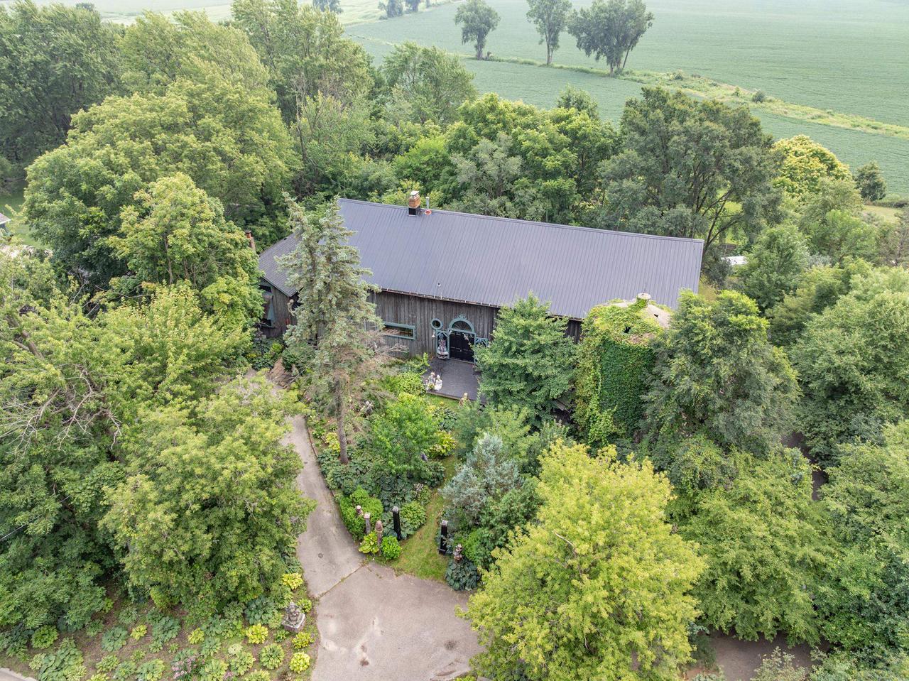 4737 W Broadway Dr, Appleton, WI 54913 - MLS 50313440 - Coldwell Banker