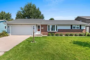 815 Glenhaven Ln, Green Bay, WI 54301 - Photo 1