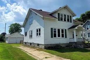 1113 15th Ave, Menominee, MI 49858 - Photo 1