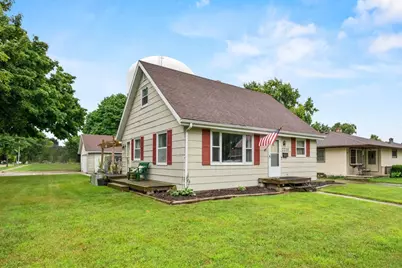 2230 N Summit Street, Appleton, WI 54914 - Photo 1