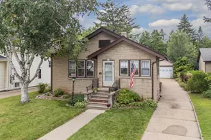 935 Monroe St, Oshkosh, WI 54901 - Photo 1
