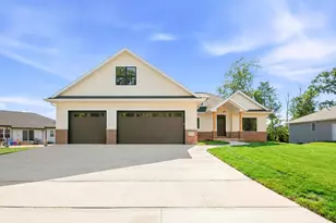 3224 Eclipse Dr, Green Bay, WI 54311 - Photo 1