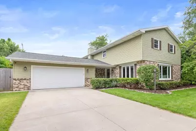 3207 Crestview Drive, Appleton, WI 54915 - Photo 1