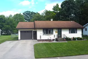 208 N Clinton Ave, Clintonville, WI 54929 - Photo 1