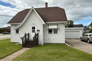 63 9th St, Clintonville, WI 54929 - Photo 1