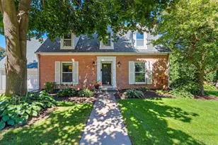 552 Riverway, Menasha, WI 54952 - Photo 1