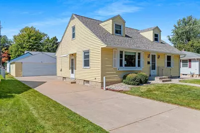 1740 Carroll Avenue, Green Bay, WI 54304 - Photo 1