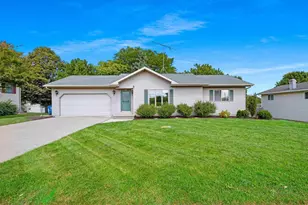 2440 W 20th Ave, Oshkosh, WI 54904 - Photo 1