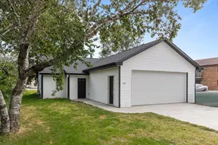 1253 W South Park Ave, Oshkosh, WI 54901 - Photo 1