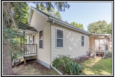 424 Nicolet Boulevard, Menasha, WI 54952 - Photo 1