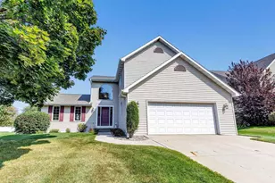 1430 Mohican Ct, Green Bay, WI 54313 - Photo 1