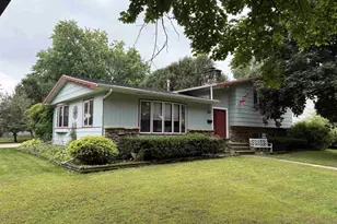 182 S Humphrey Cir, Shawano, WI 54166 - Photo 1