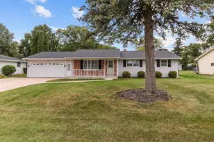 600 Floral Dr, Green Bay, WI 54301 - Photo 1